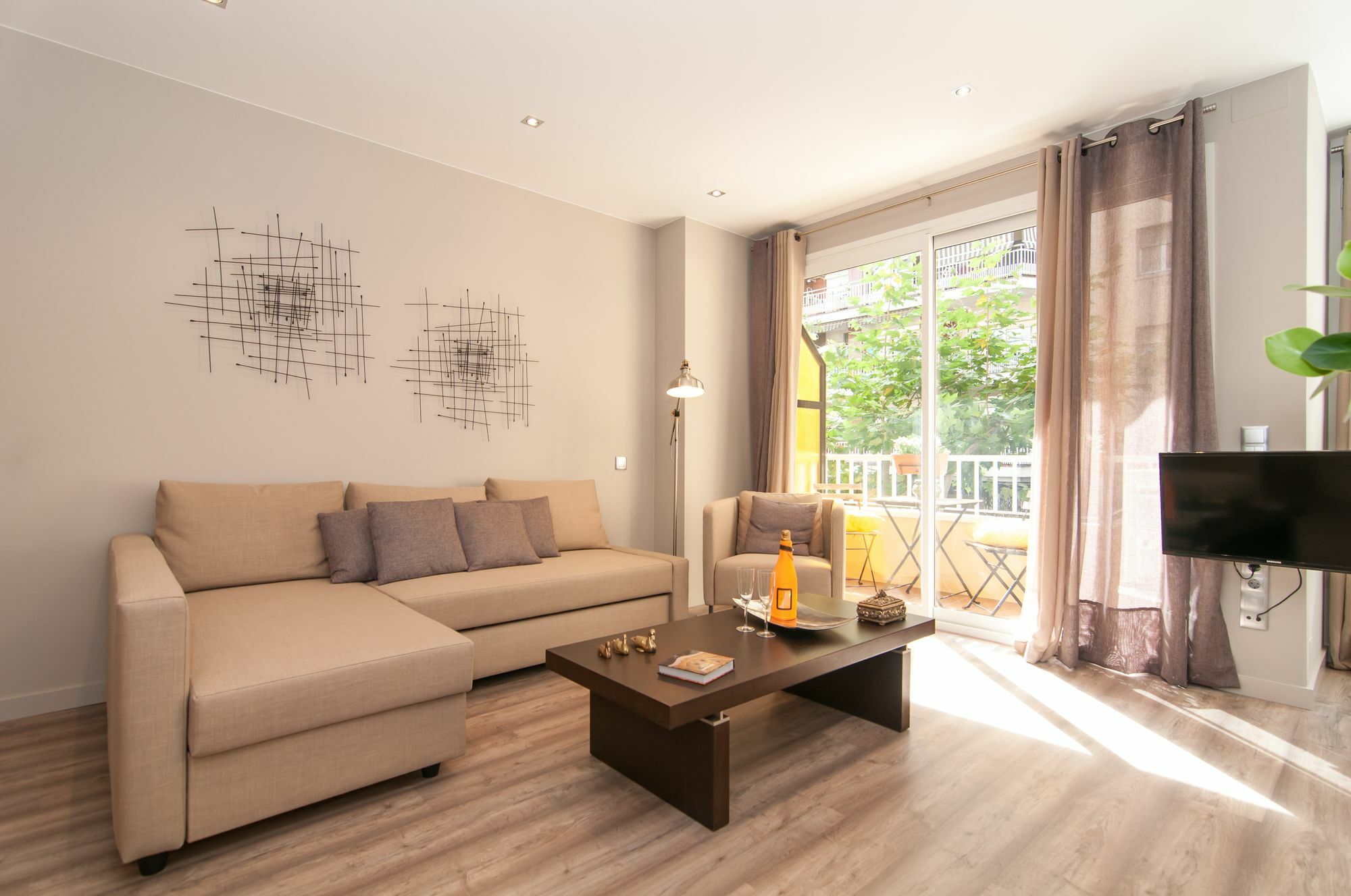 Montaber Apartments - Sagrada Familia Барселона Экстерьер фото